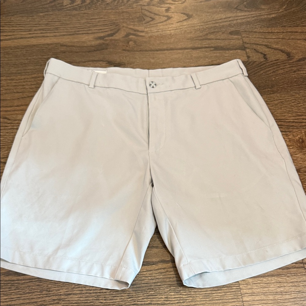 Onward Reserve light khaki Flat Front Golf Shorts size 36